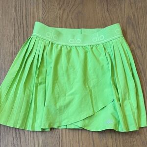 ALO Yoga Bright Green Aces Skirt Size Small